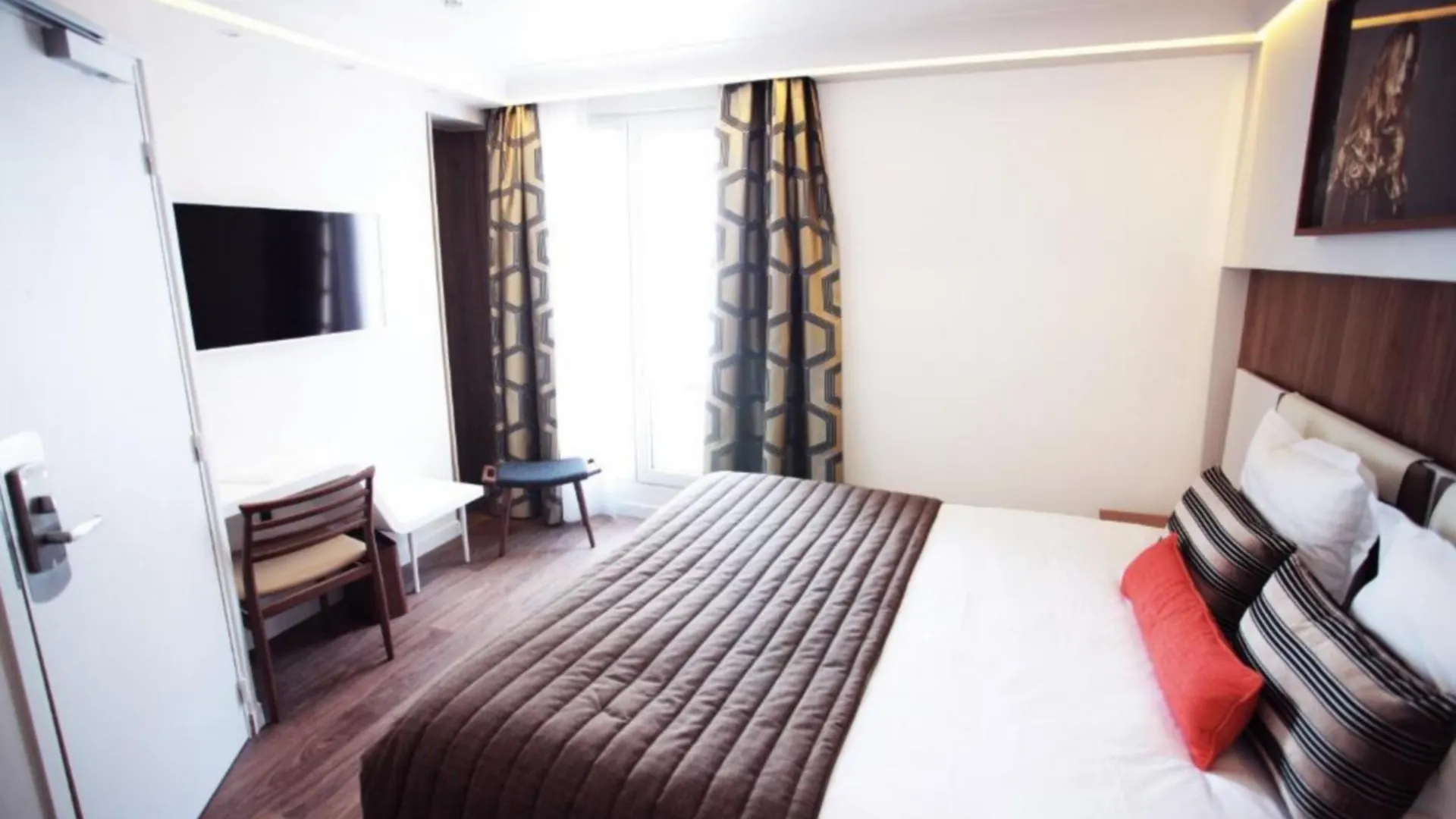 Eiffel Turenne Hotell 3*