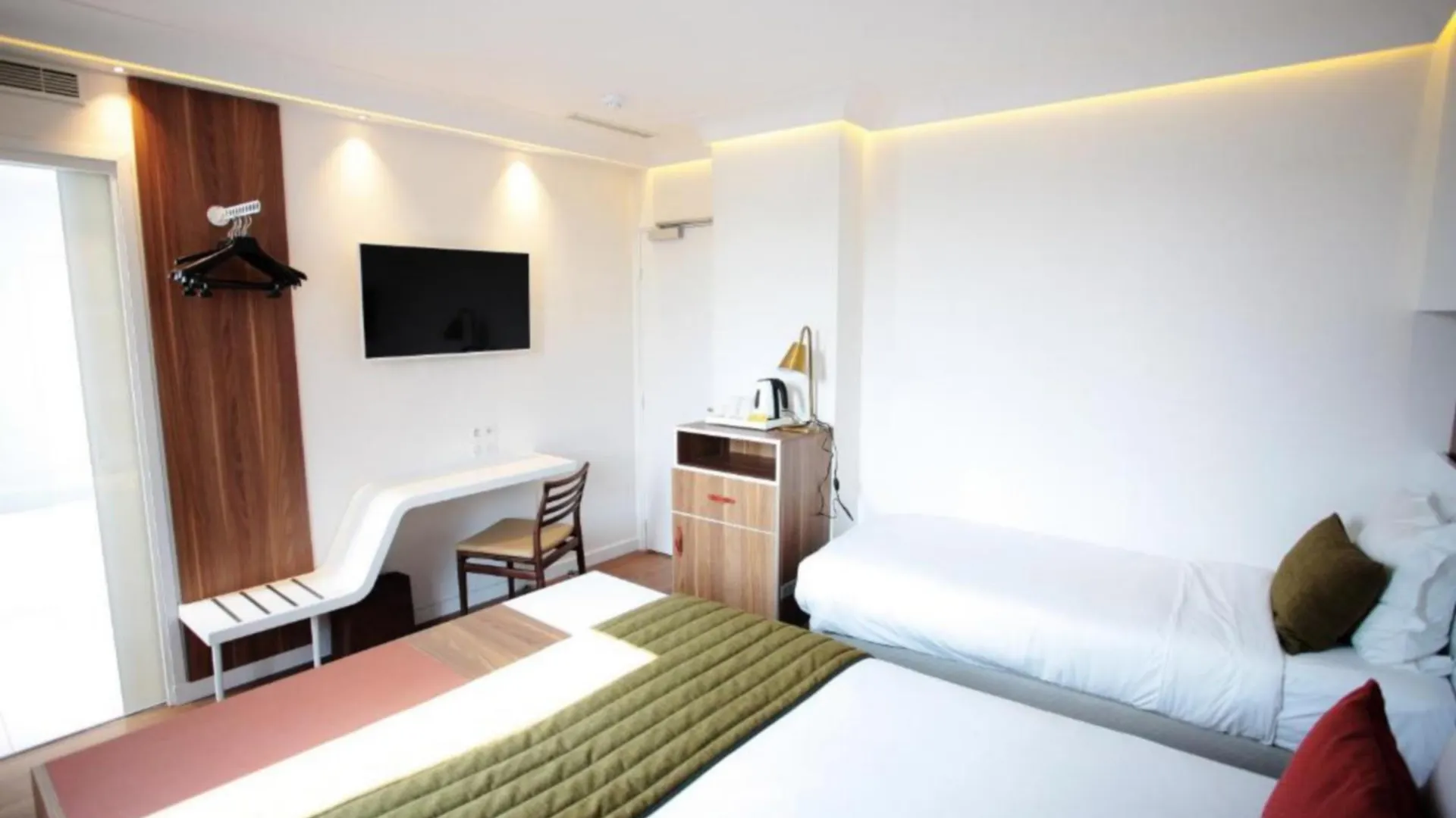 Eiffel Turenne Hotel