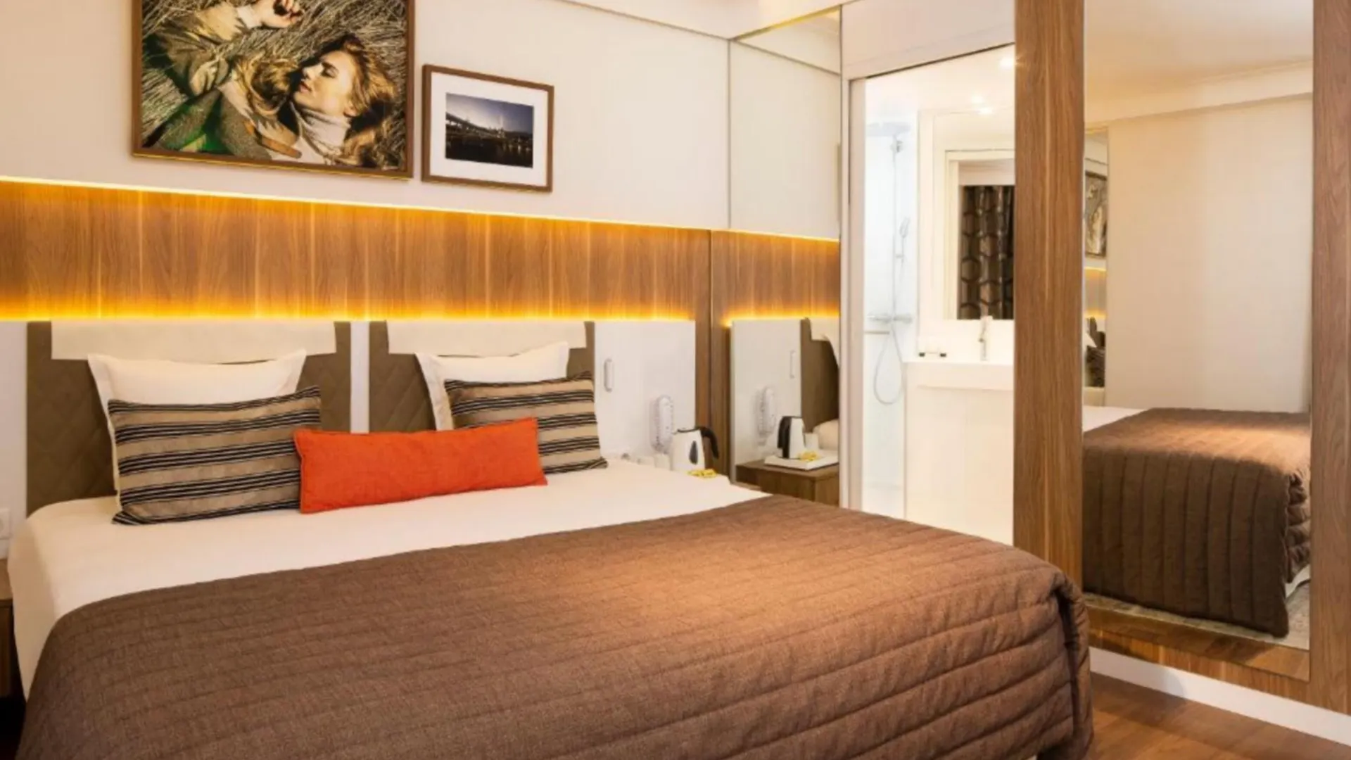 Eiffel Turenne Hotel