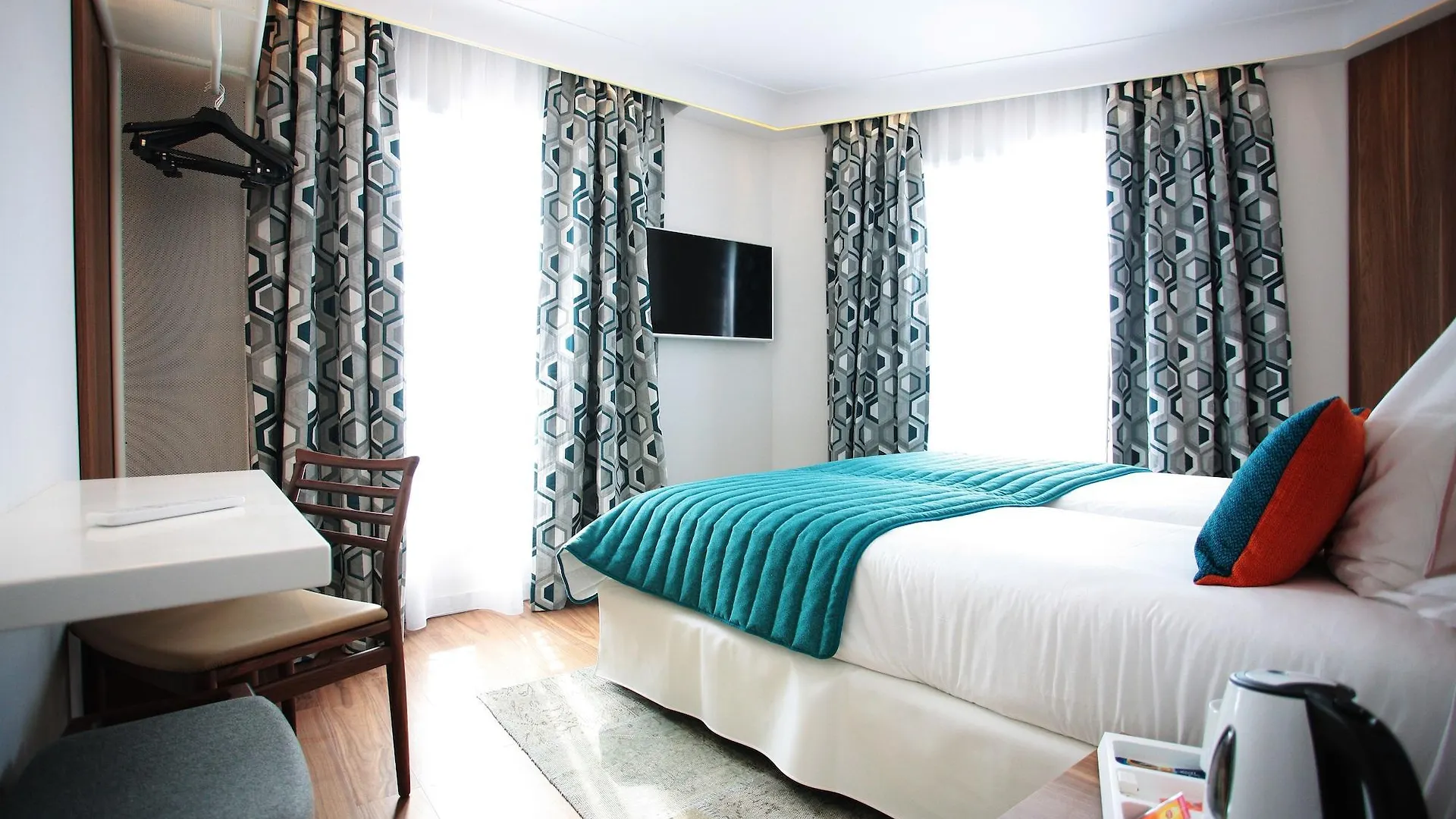 Hotel Eiffel Turenne 3*